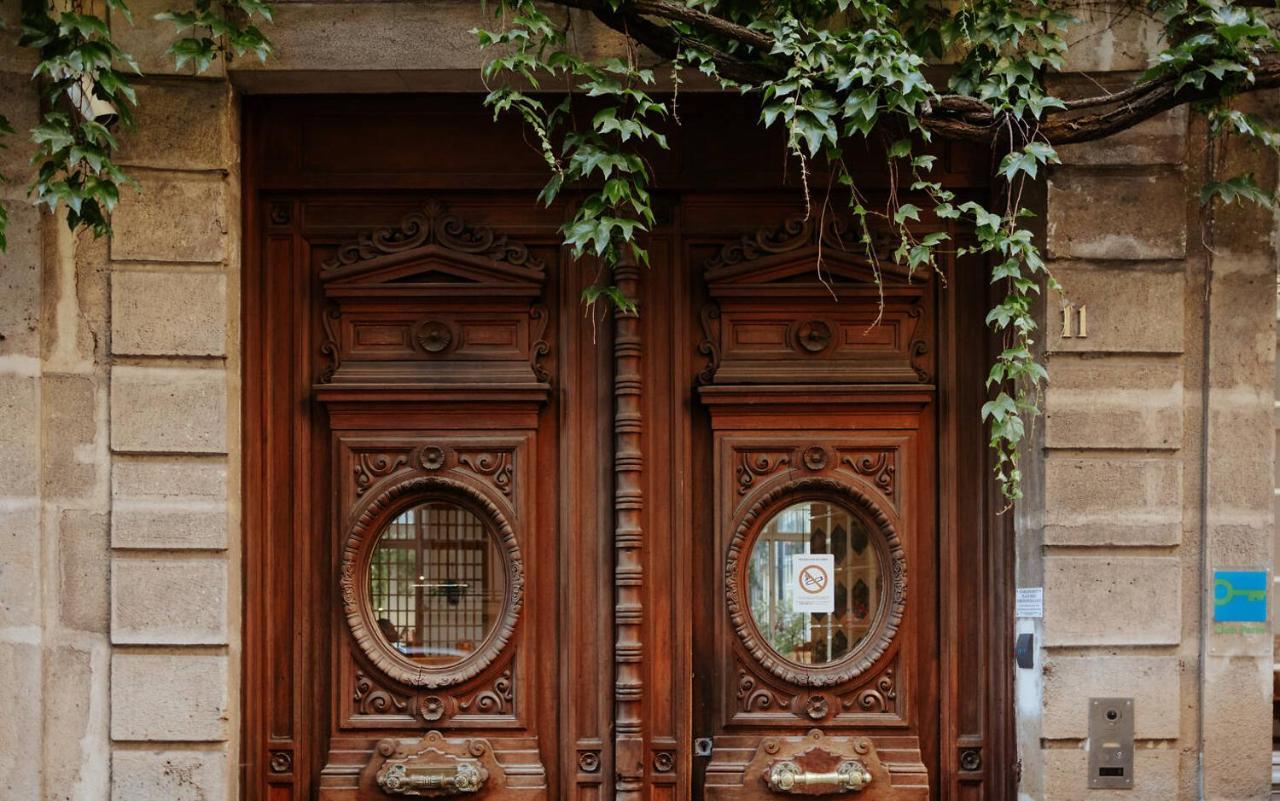 Mije Marais Hostel باريس المظهر الخارجي الصورة The door of the house of the composer