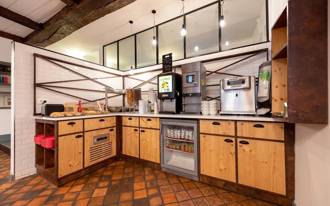 Mije Marais Hostel باريس المظهر الخارجي الصورة A typical coffee bar