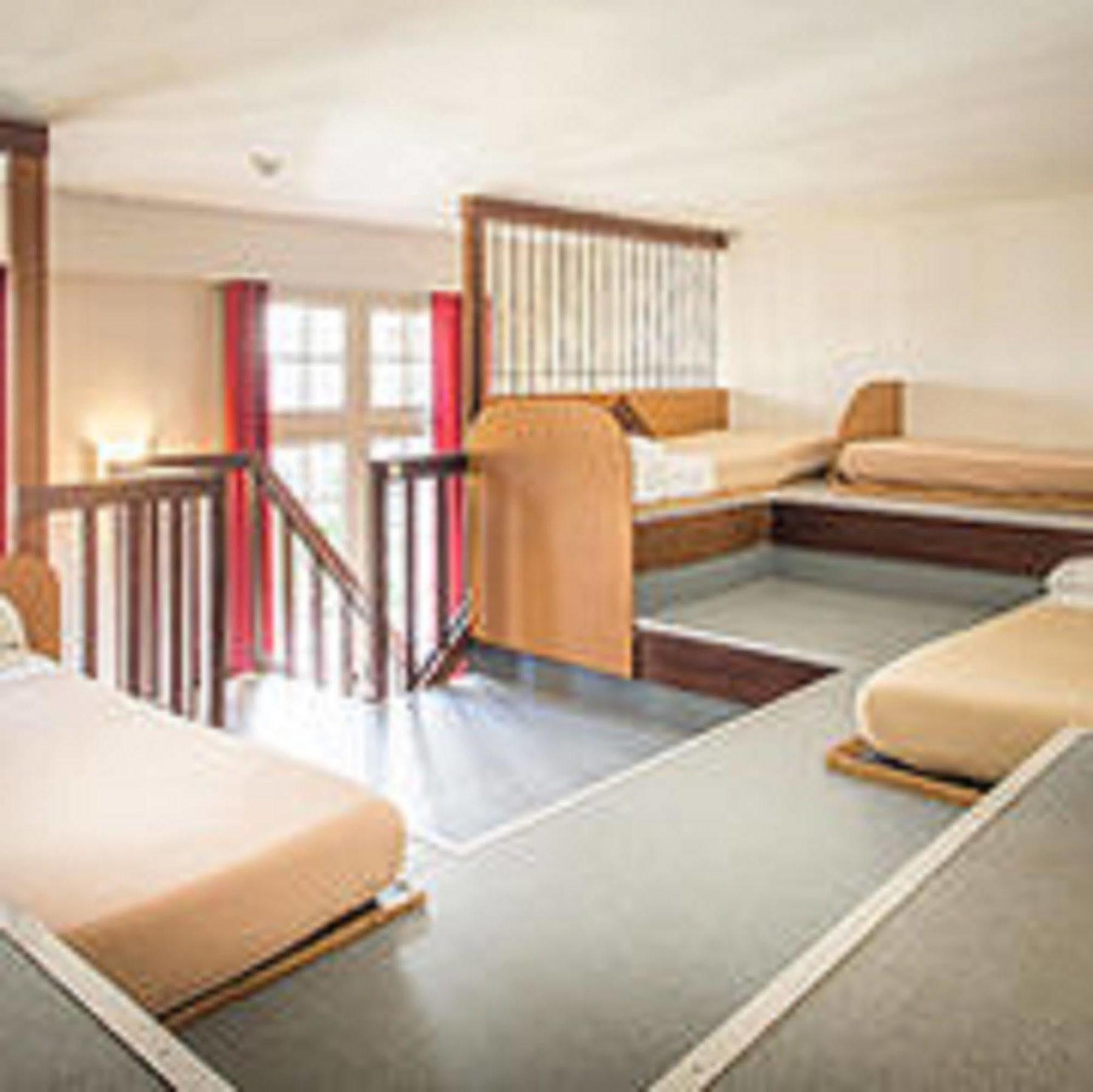Mije Marais Hostel باريس المظهر الخارجي الصورة A typical bedroom at the school