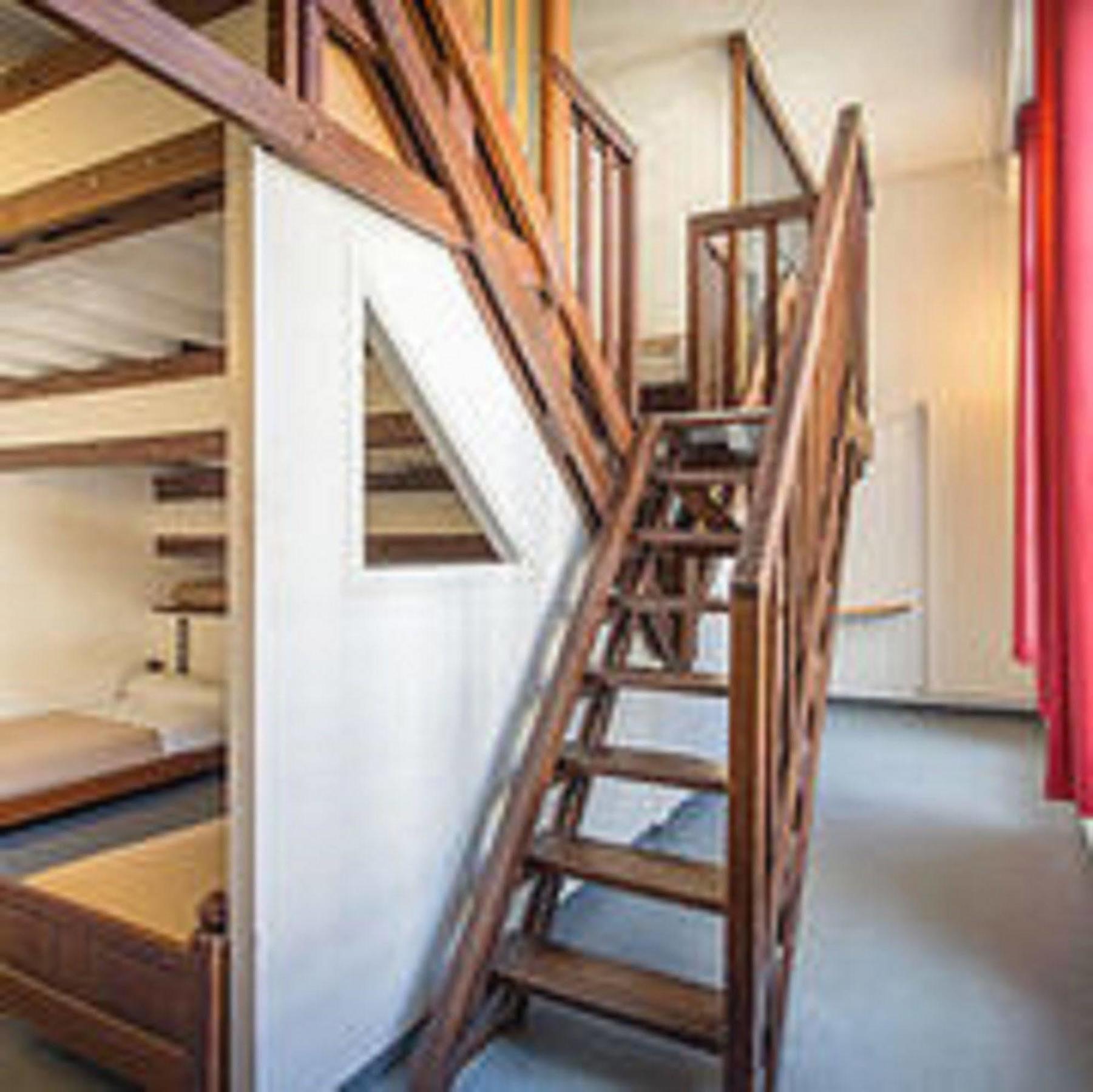 Mije Marais Hostel باريس المظهر الخارجي الصورة The staircase