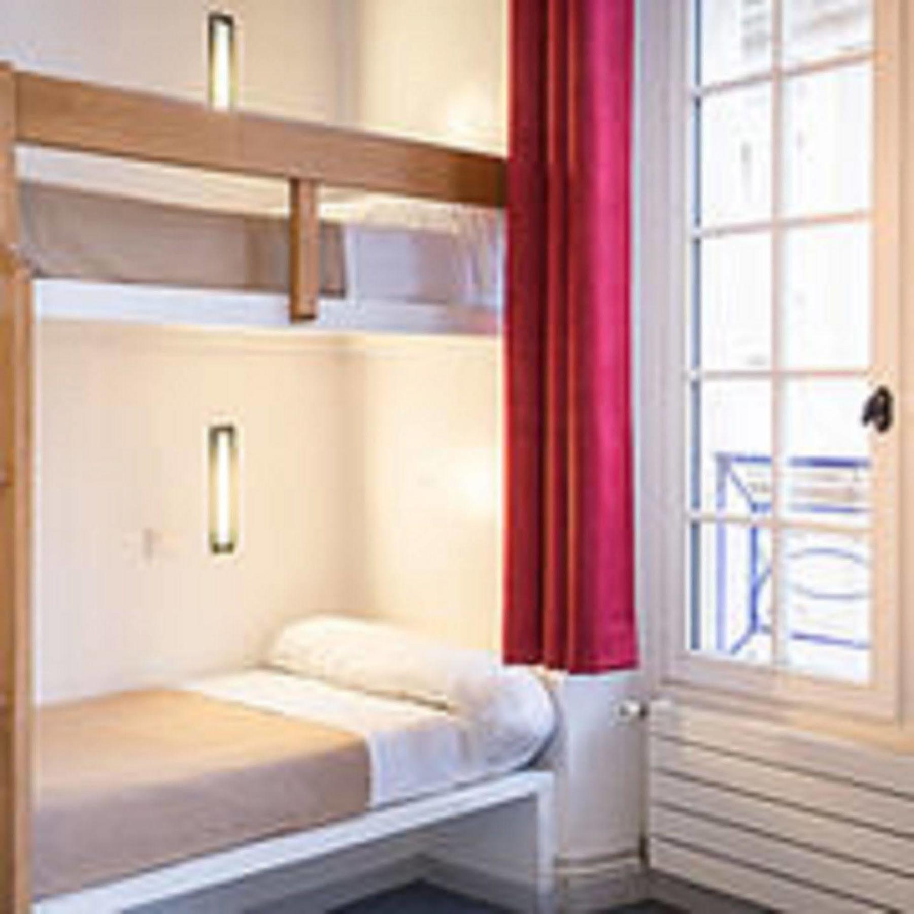 Mije Marais Hostel باريس المظهر الخارجي الصورة A typical room at the hotel