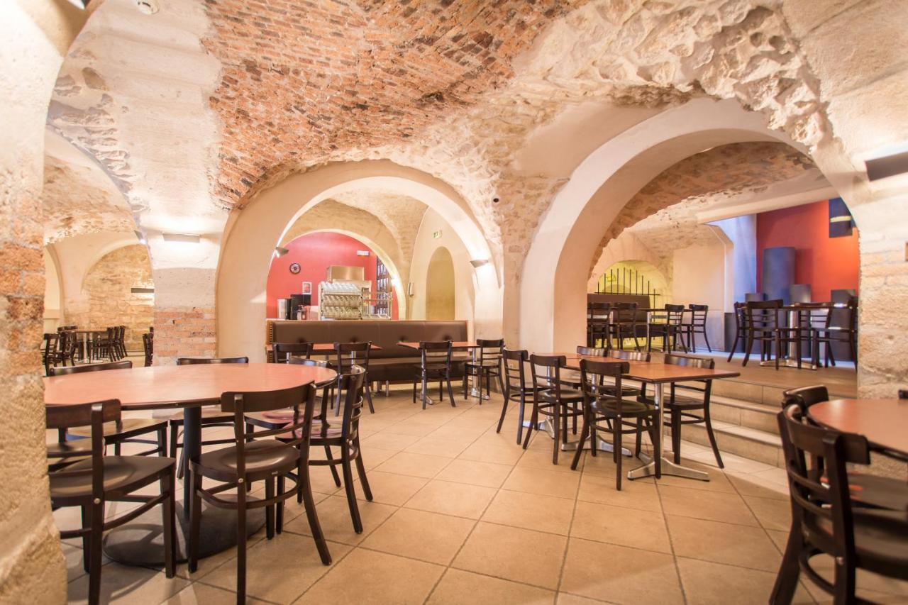 Mije Marais Hostel باريس المظهر الخارجي الصورة Restaurant in the basement of the museum